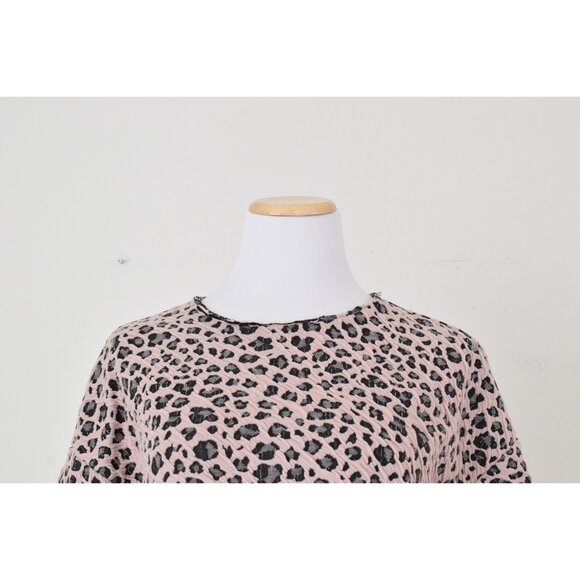 Animal Print  Poly/Spandex Crop‎ Blouse - Picture 6 of 10